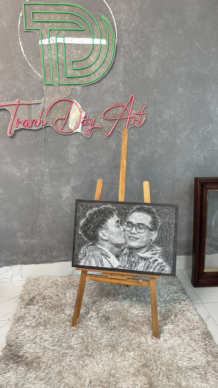 The Perfect Gift: Hand-Woven Portrait for Lovers